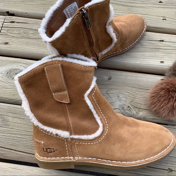 UGG Catica Boots - Picture 5 of 8